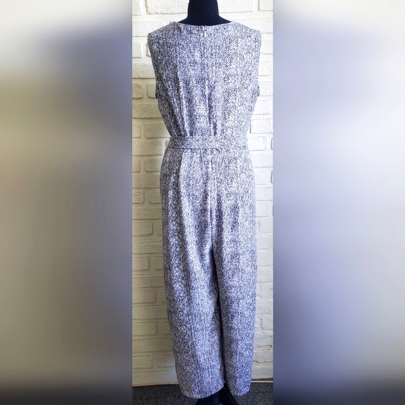 Apt 9 Sleeveless Jumpsuit Jumper Pants Animal Print Tie Belt White Gray Size L - Picture 5 of 10